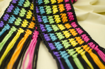 Easy Rainbow Scarf close up