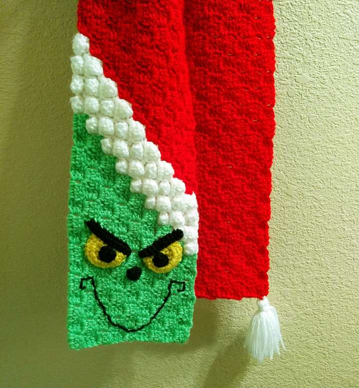 Grinch crochet scarf